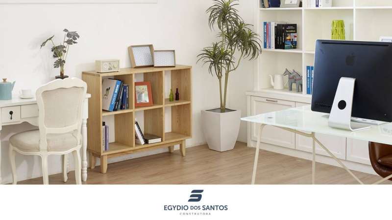 4 dicas de como montar um Home Office Funcional Seguindo estas 04 dicas, montar um Home Office que seja funcional se tornará uma tarefa muito mais fácil.